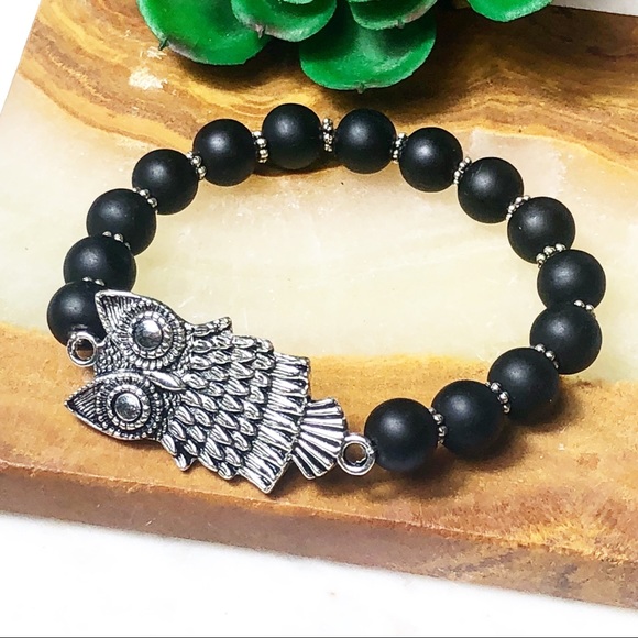 Blossom and Grow Jewelry Jewelry - Owl charm bracelet with black onyx beading